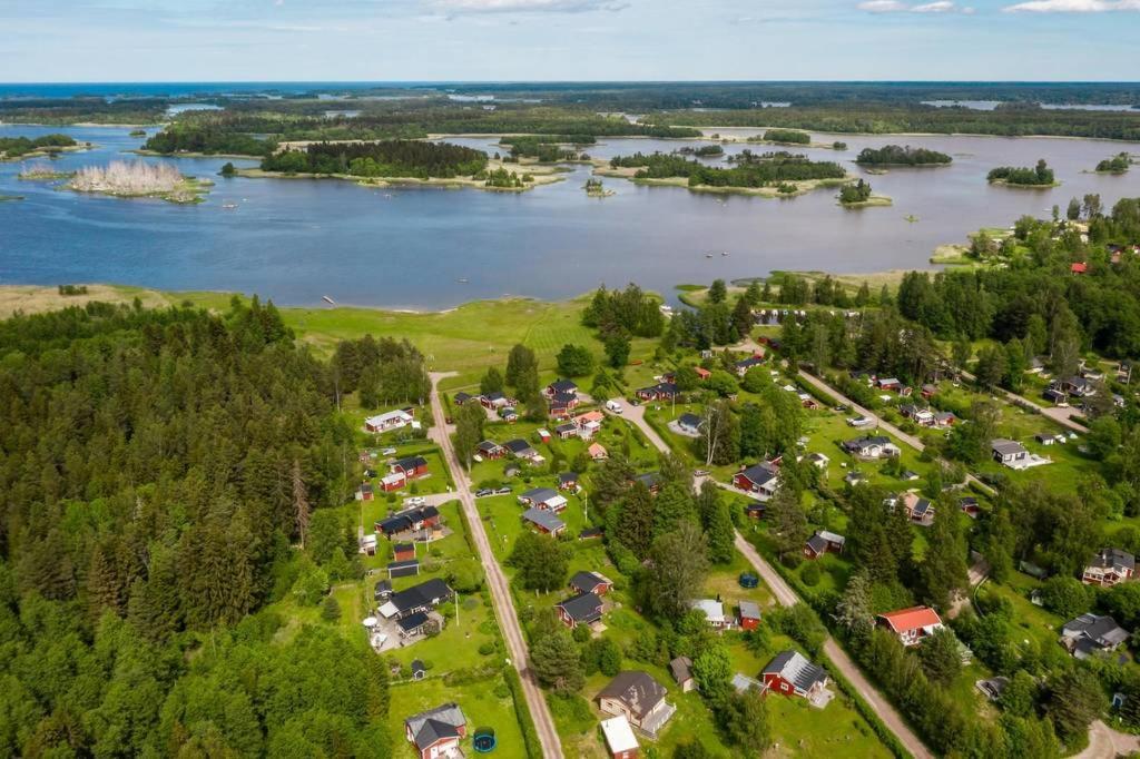 Karlholm Snatra Stugomrade Villa Karlholmsbruk ภายนอก รูปภาพ