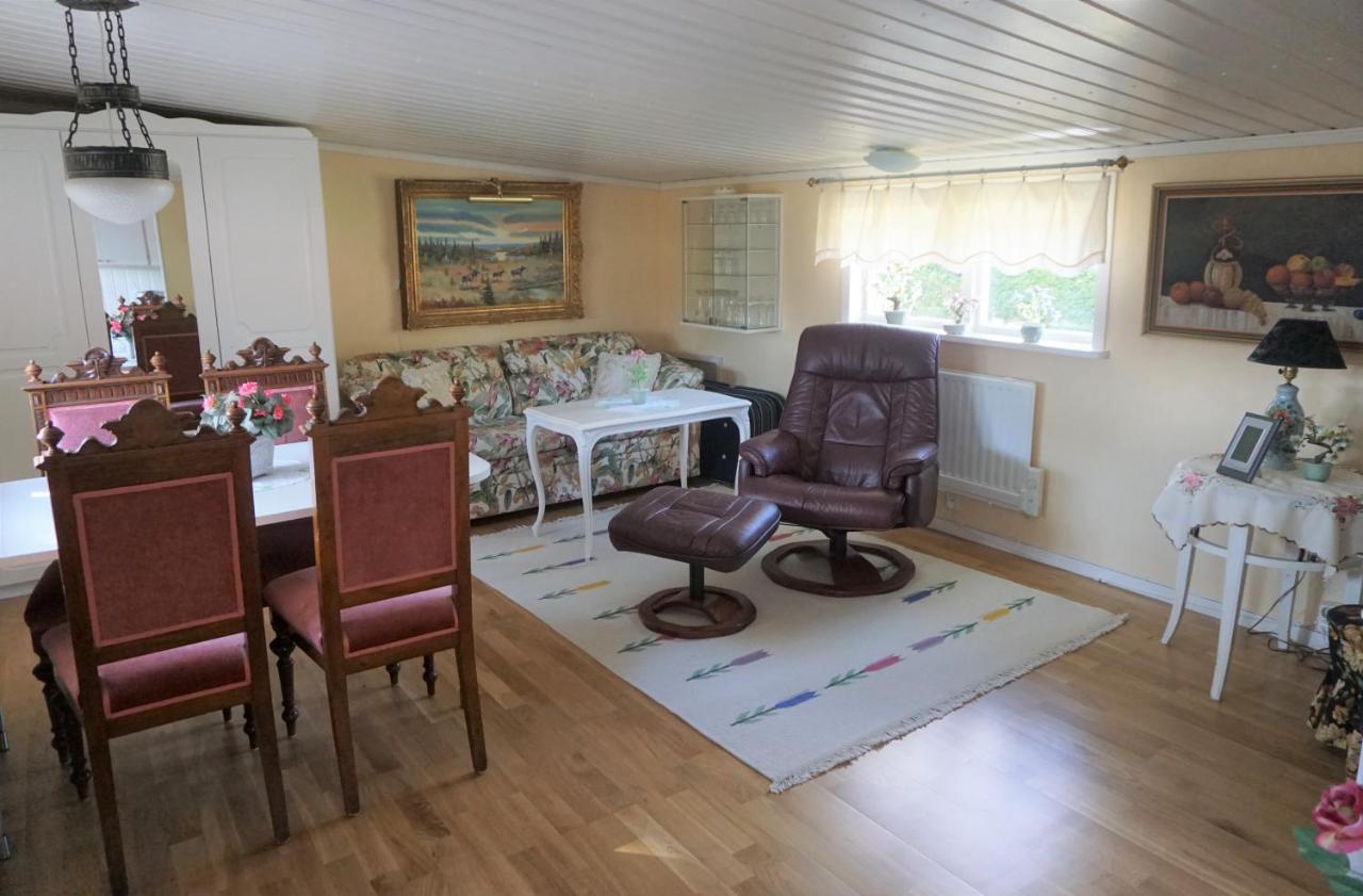 Karlholm Snatra Stugomrade Villa Karlholmsbruk ภายนอก รูปภาพ