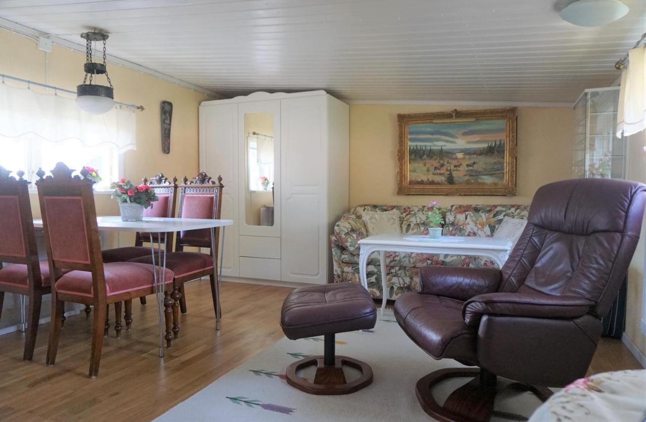 Karlholm Snatra Stugomrade Villa Karlholmsbruk ภายนอก รูปภาพ