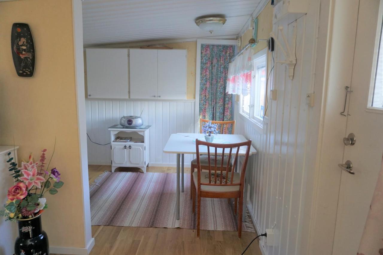 Karlholm Snatra Stugomrade Villa Karlholmsbruk ภายนอก รูปภาพ
