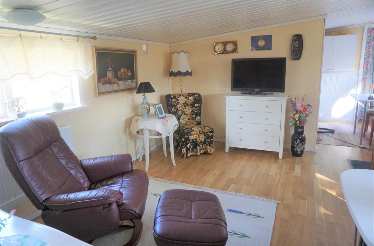Karlholm Snatra Stugomrade Villa Karlholmsbruk ภายนอก รูปภาพ